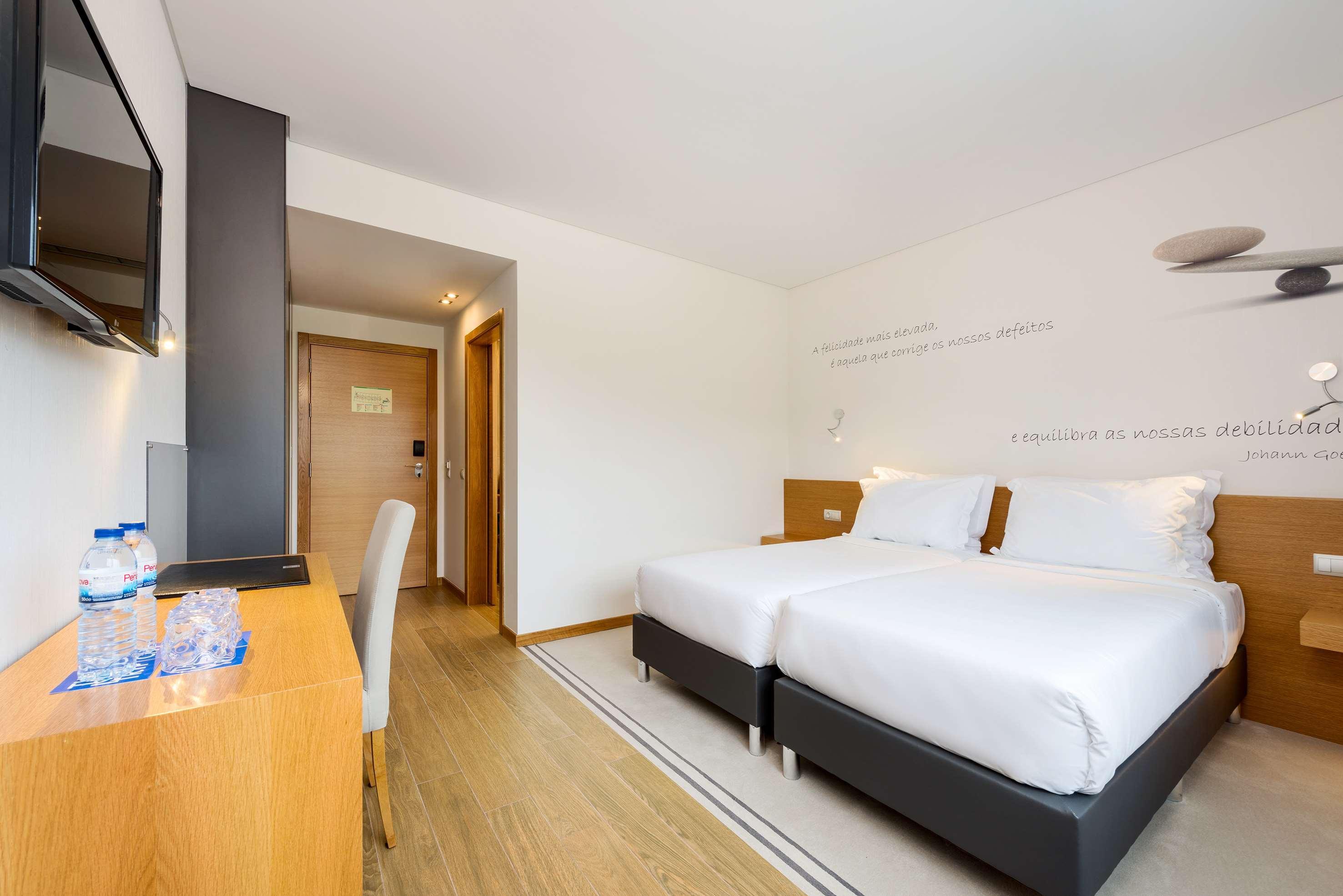 Tryp By Wyndham Leiria Hotel Bagian luar foto