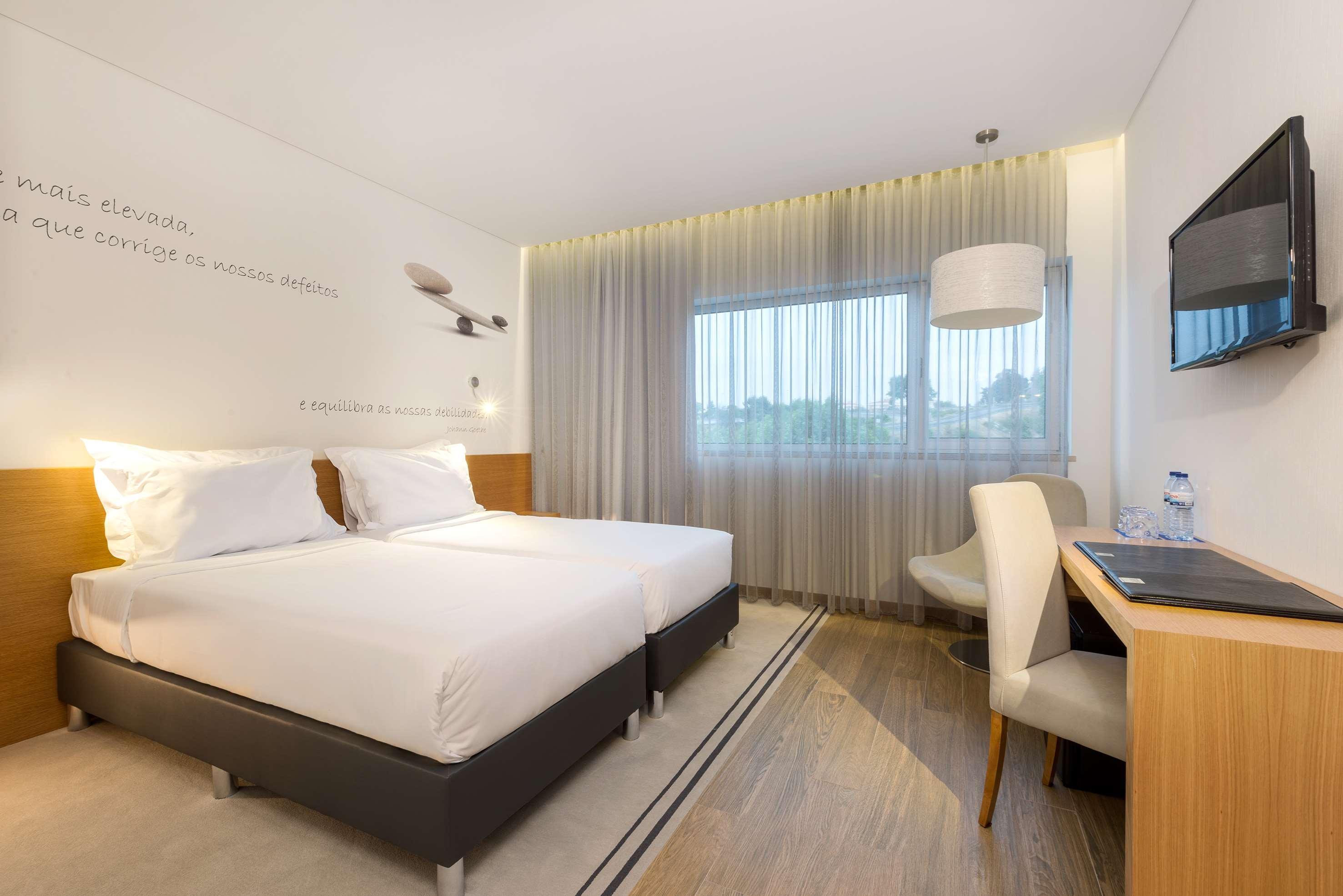 Tryp By Wyndham Leiria Hotel Bagian luar foto