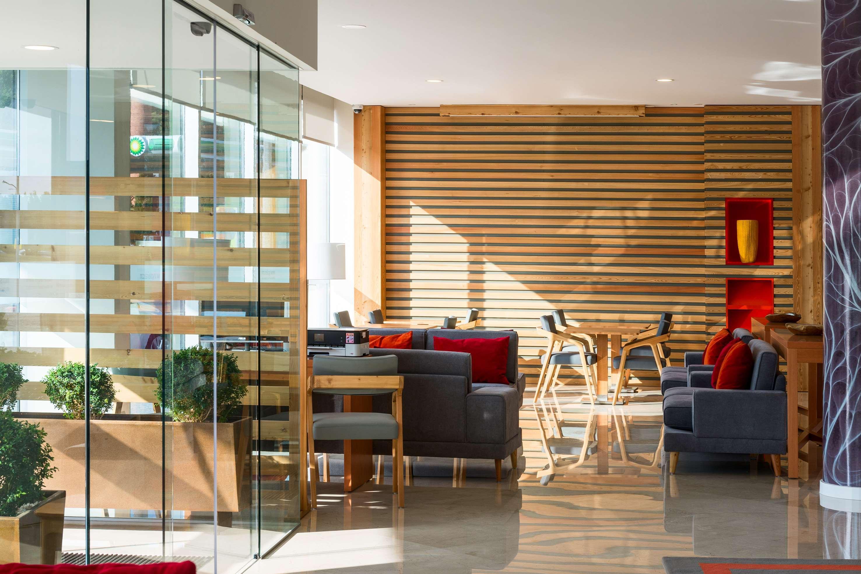Tryp By Wyndham Leiria Hotel Bagian luar foto