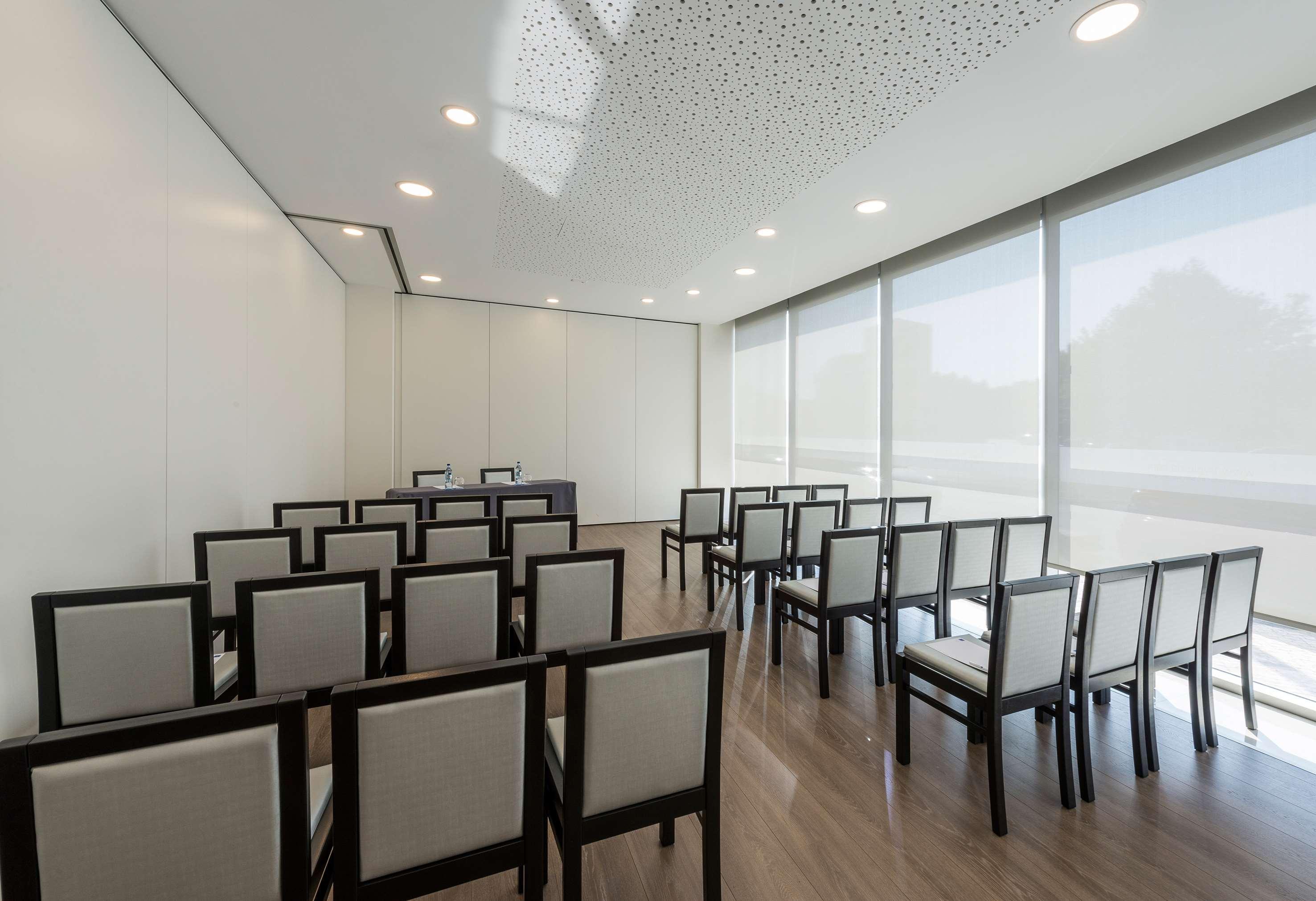 Tryp By Wyndham Leiria Hotel Bagian luar foto