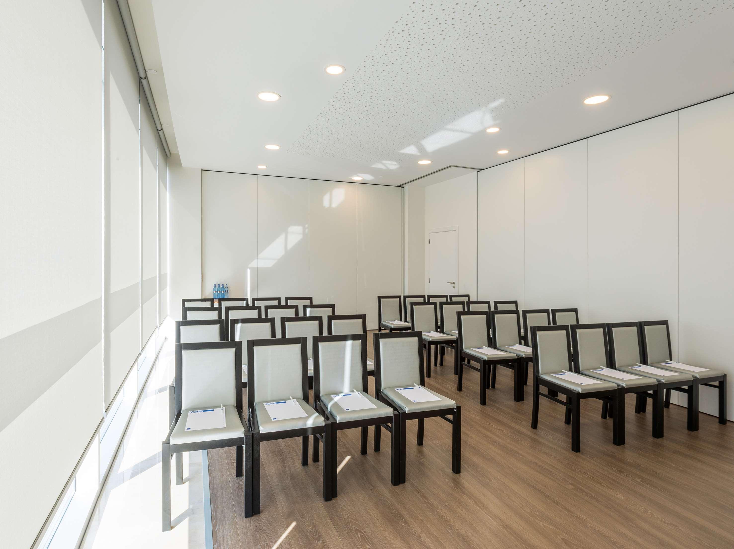 Tryp By Wyndham Leiria Hotel Bagian luar foto