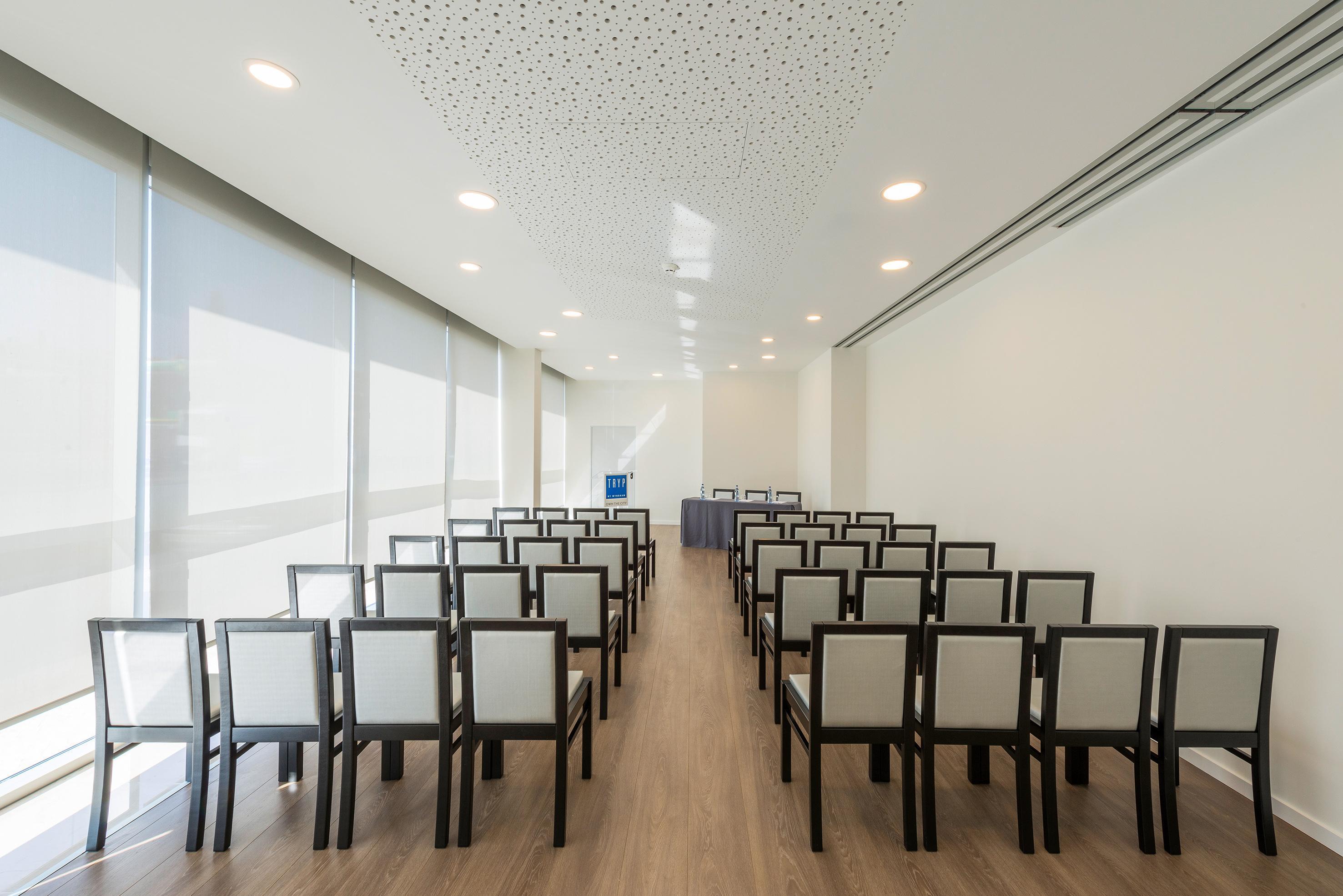 Tryp By Wyndham Leiria Hotel Bagian luar foto