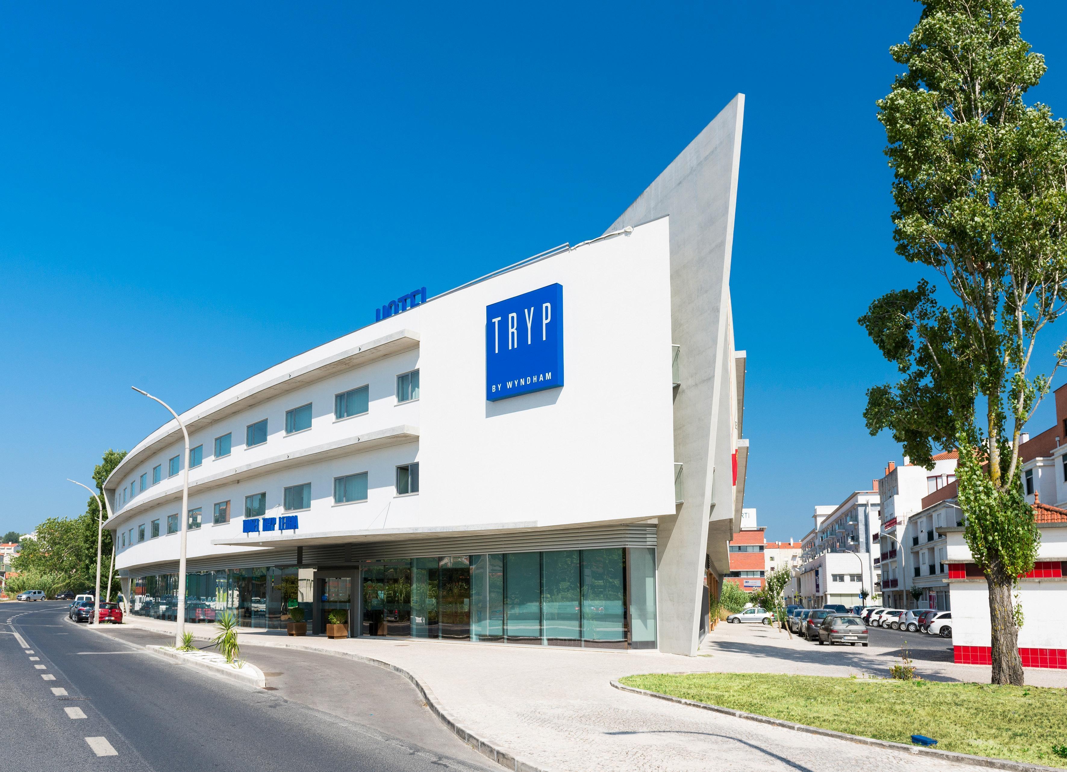 Tryp By Wyndham Leiria Hotel Bagian luar foto
