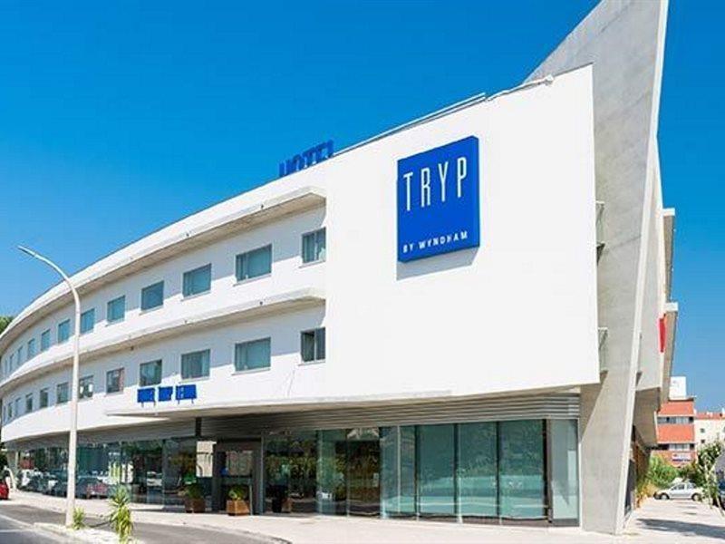 Tryp By Wyndham Leiria Hotel Bagian luar foto