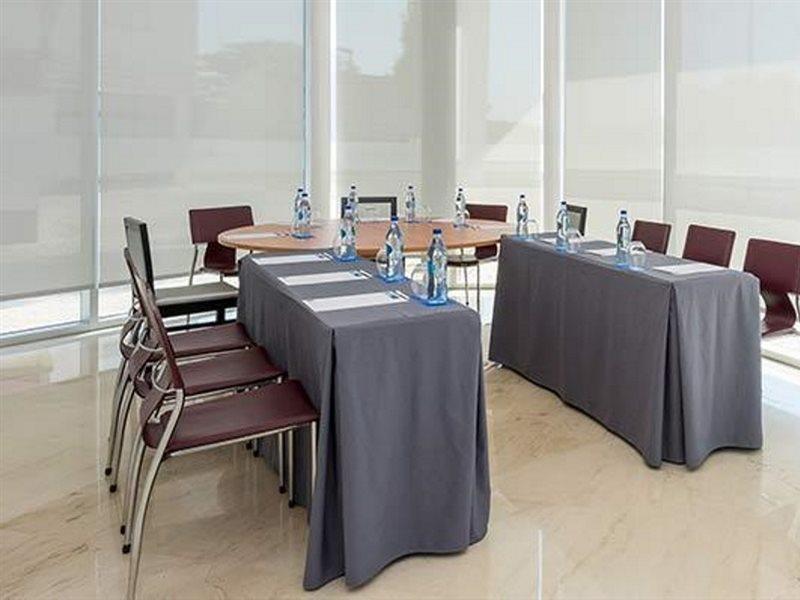Tryp By Wyndham Leiria Hotel Bagian luar foto